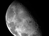 Czy Księżyc się obraca? Prawda o ruchu naturalnego satelity Ziemi