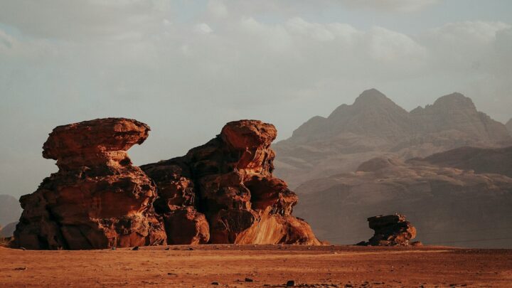 Kiedy i jak skolonizujemy Marsa? Plany, wyzwania i przyszłość życia na Czerwonej Planecie.