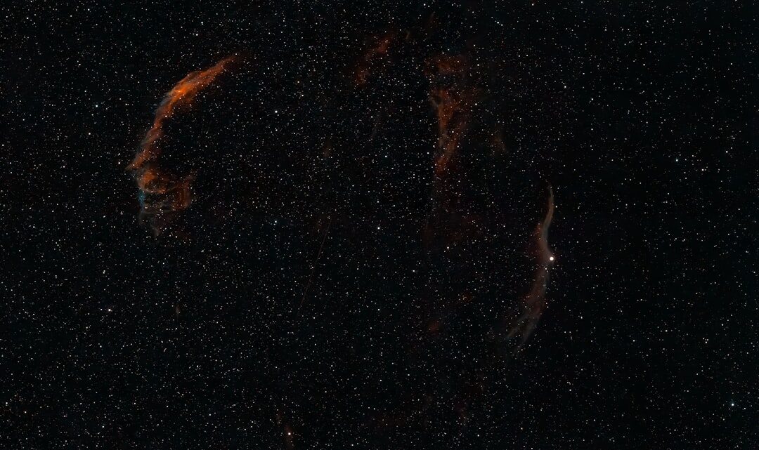 Co sprawia, że chmurę międzygwiezdną można uznać za „kuźnię gwiazd”? Zrozumienie procesu formowania się nowych słońc.