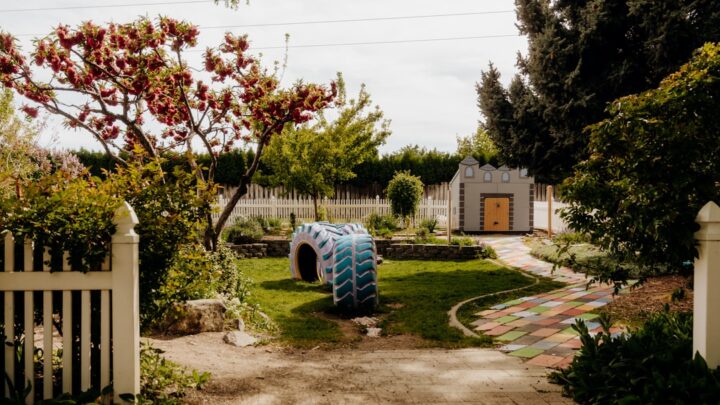 Jak założyć obserwatorium astronomiczne dla amatorów w przydomowym ogródku? Porady dotyczące sprzętu i lokalizacji.