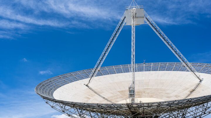 Jakie są największe i najtrudniejsze wyzwania w komunikacji z sondami kosmicznymi w głębokim kosmosie?