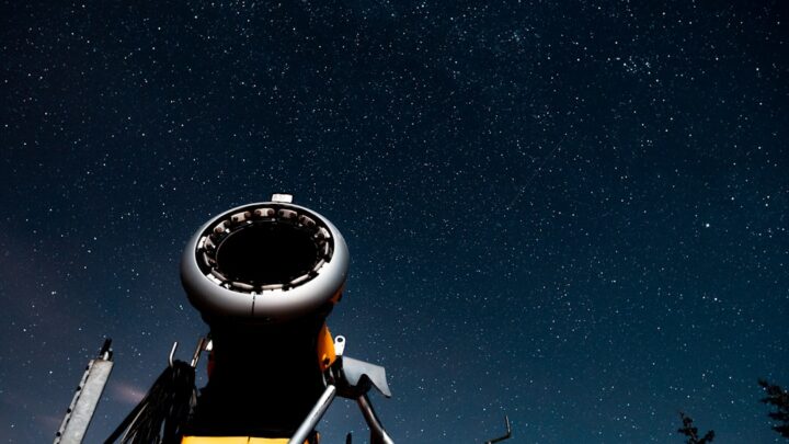 Jakie są rodzaje teleskopów amatorskich i jak wybrać najlepszy do swoich potrzeb?