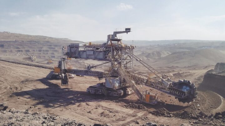 Przyszłość górnictwa kosmicznego: Jakie surowce możemy wydobyć z planetoid i Księżyca?