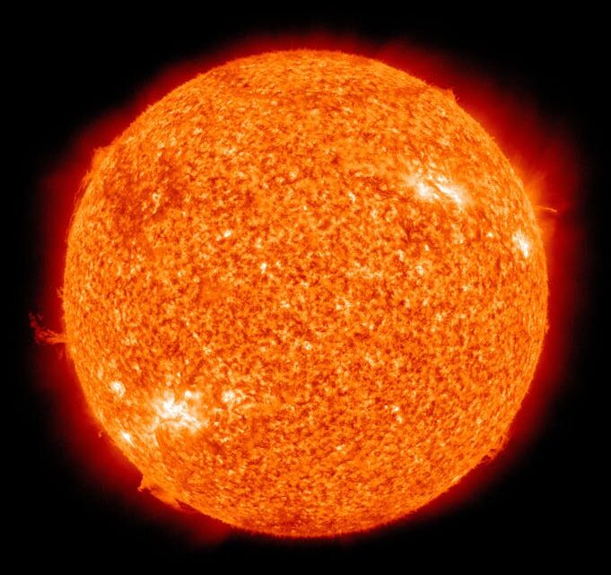 Hel w kosmosie: Dlaczego jest tak ważny dla Słońca i przyszłych technologii energetycznych?