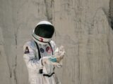 Jak kosmiczne jedzenie ewoluowało od pasty w tubce do liofilizowanych dań szefa kuchni? Historia i przyszłość diety astronautów.