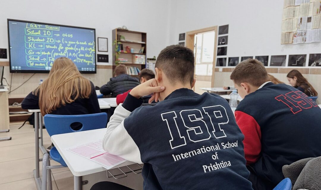 Jakie są dostępne polskie programy kosmiczne dla studentów i młodych naukowców?