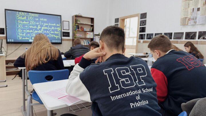 Jakie są dostępne polskie programy kosmiczne dla studentów i młodych naukowców?