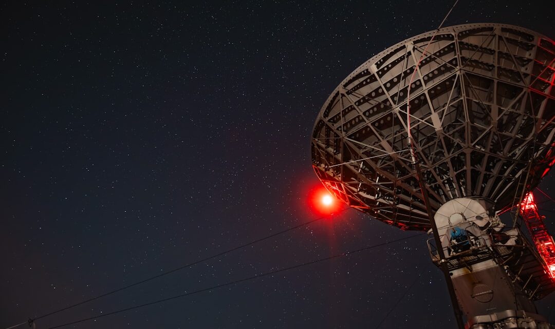 Sztuczne satelity Ziemi: Do czego służą i jak odróżnić je od gwiazd na nocnym niebie?