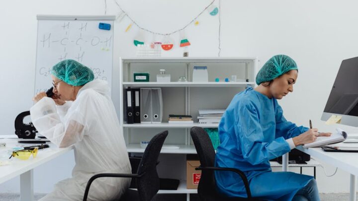 Inne teorie o pochodzeniu życia na Ziemi: Alternatywy dla panspermii i chemicznej ewolucji.