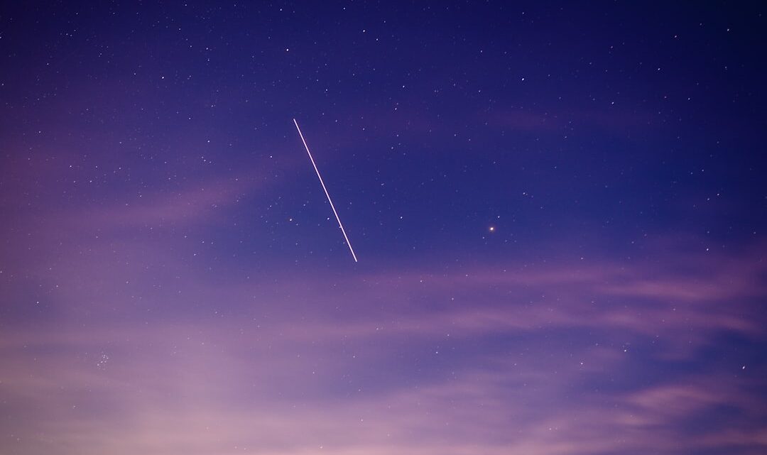 Jak kosmos wpływa na układ odpornościowy astronautów? Wyzwania medyczne i strategie ochrony zdrowia na orbicie.