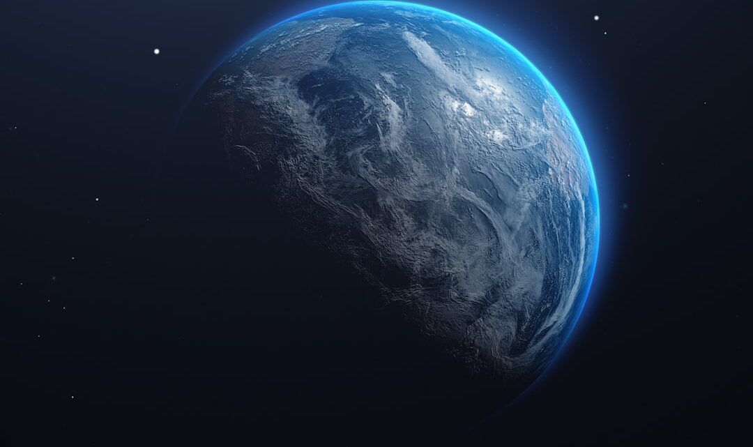 Jaką rolę odgrywają naturalne satelity w kształtowaniu krajobrazu planet skalistych?
