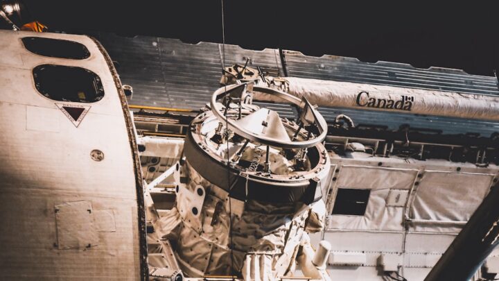 Jakie techniki stosują astronauci do utrzymania kondycji fizycznej podczas długotrwałych misji kosmicznych?