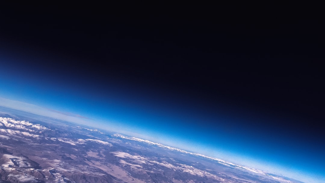 Efekt widoku Ziemi z kosmosu (Overview Effect): Jak perspektywa astronautów zmienia postrzeganie planety i człowieczeństwa?