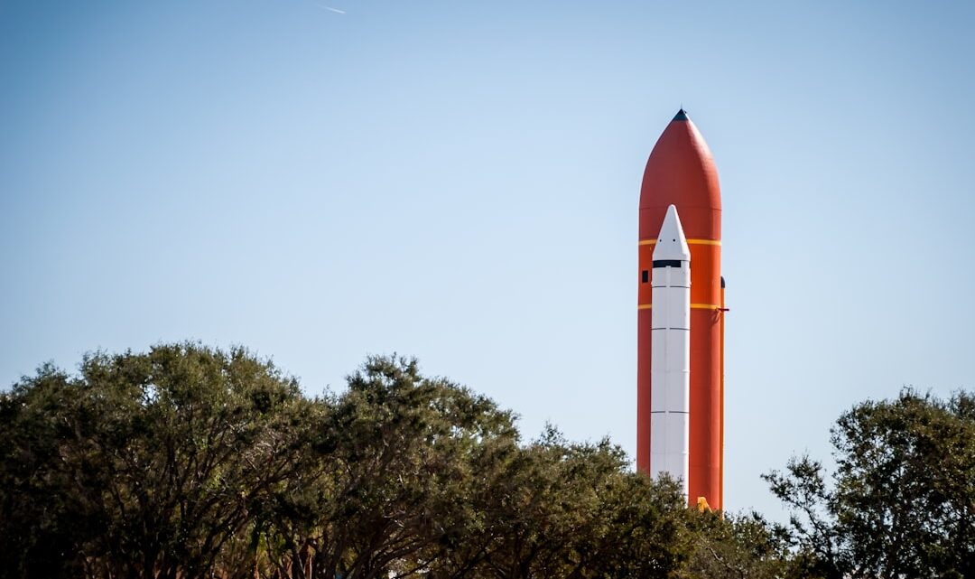 Gdzie i dlaczego buduje się kosmiczne porty startowe? Od Pustyni Błędowskiej po Cape Canaveral.
