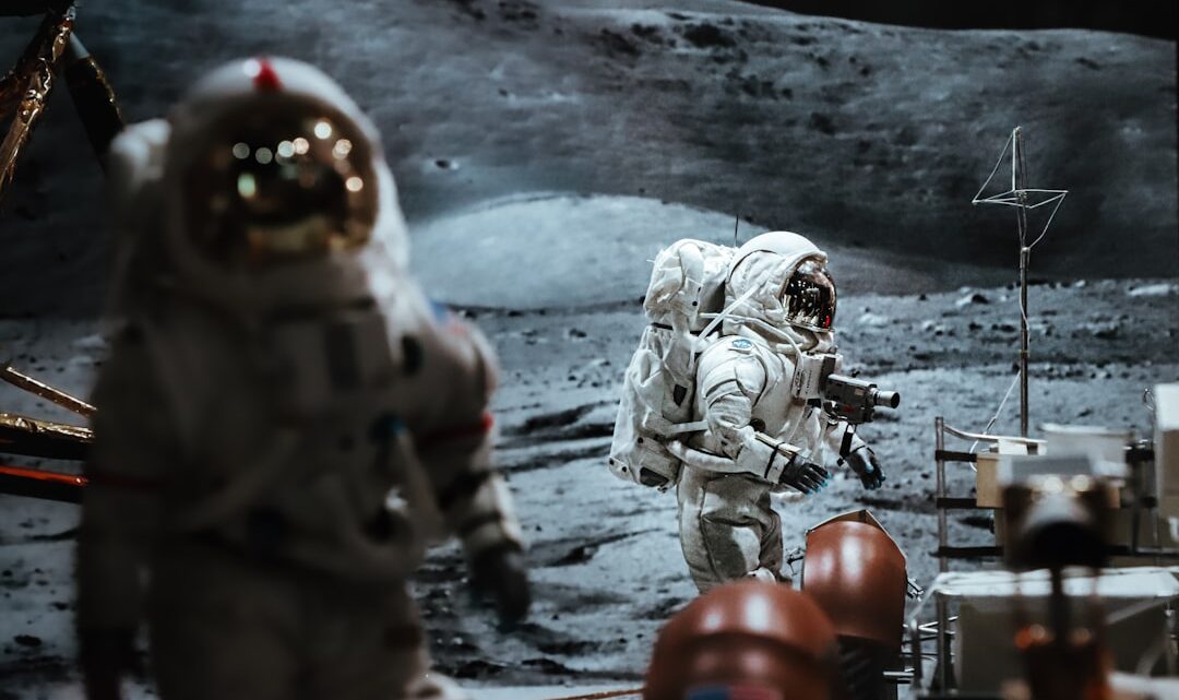 Hydroponika czy Aeroponika? Jakie systemy uprawy roślin najlepiej sprawdzą się w przyszłych bazach na Księżycu i Marsie, by zapewnić świeżą żywność astronautom?