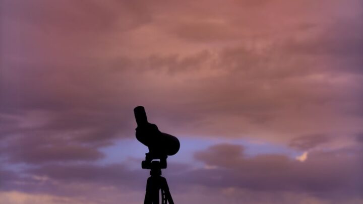 Jak poprawnie skolimować teleskop zwierciadlanym w warunkach domowych? Praktyczny przewodnik dla amatorów astrofotografii i obserwacji.